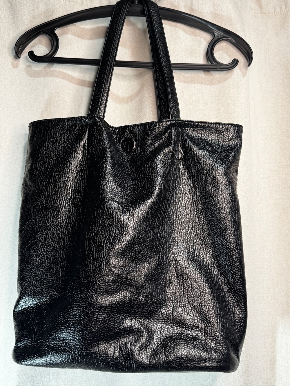 Like Dreams Reversible Black Soft Leather Tote Multicolor Lining with Wristlet
